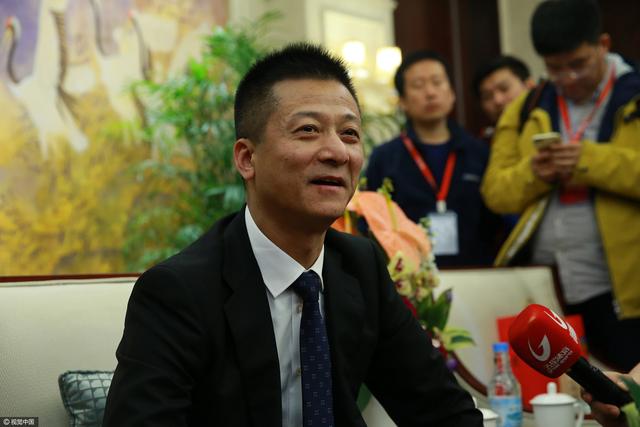 他完成康复训练的方式，我以前从未见过他这样做。